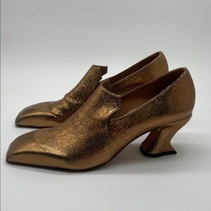 John Fluevog Super Fine Cardinal Gold leather square toe loafer heels Womans 9